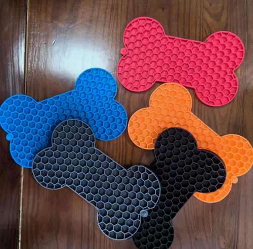 Petlivo Silicone Lick Mat Fish Pink shape variant for cats and small dogs