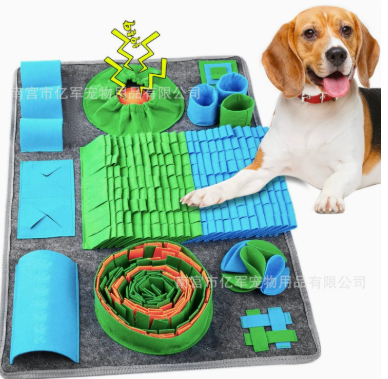 Petlivo Snuffle Foraging Puzzle Mat primary product view with dense fleece strands