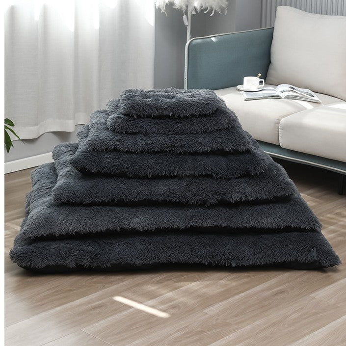 Petlivo Self-Warming Mat non-slip backing detail for hardwood and tile floors