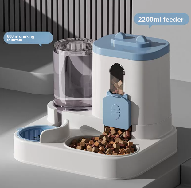 Petlivo Automatic Pet Feeder hopper capacity and twist-lock lid detail